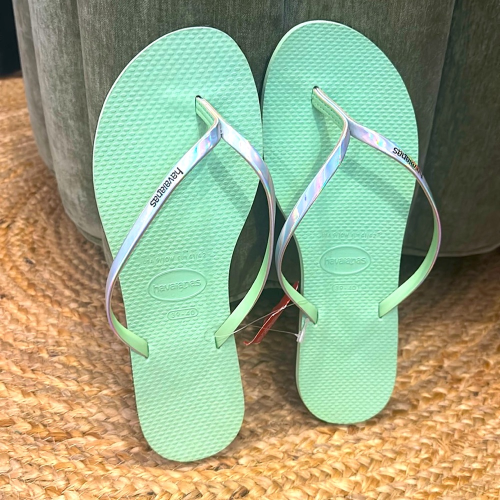 NWT Havianas You Metallic flip flop in Citronela